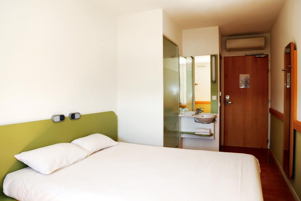 Ibis Budget Aubenas Habitación foto